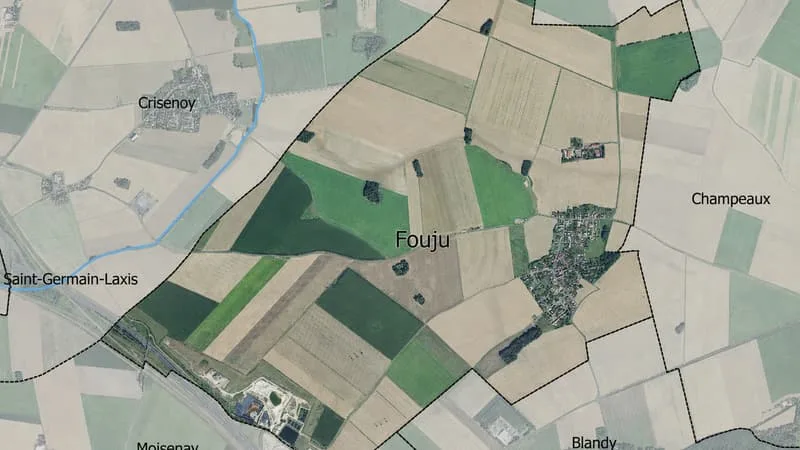 « NOUS NE SOMMES PAS CONTRE MAIS PAS DES MONSTRES COMME CELUI-LÀ »: DANS CE PETIT VILLAGE DE 650 HABITANTS, LE PLUS GROS DATA CENTER D’EUROPE VA SORTIR DE TERRE, UN PROJET À 50 MILLIARDS QUI CONSOMMERA AUTANT QUE 200.000 FOYERS