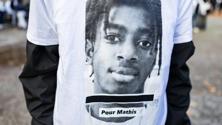 « ÇA DOIT ÊTRE UN DÉLIT »: APRÈS LA MORT DE MATHIS, TUÉ PAR UN CHAUFFARD SOUS PROTOXYDE D’AZOTE, SON PÈRE RÉCLAME QUE LE GAZ SOIT CONSIDÉRÉ COMME « UN PRODUIT STUPÉFIANT »