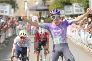 CYCLISME. MAURO SCHMID ET MARIANNE VOS VAINQUEURS DU CRITÉRIUM DE BRETAGNE À JAVENÉ