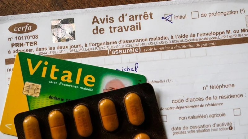 « TOUT LE MONDE NE PEUT QUE CONSTATER LES ABUS QUI EXPLOSENT CES DERNIÈRES ANNÉES »: SÉBASTIEN LECORNU VEUT « LANCER UNE VRAIE RÉFORME » DES ARRÊTS MALADIE