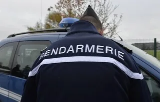 IL AVAIT NETTOYÉ LA CHAMBRE DE SA FEMME APRÈS L’AVOIR RETROUVÉ MORTE : UN HOMME SOUS CONTRÔLE JUDICIAIRE PRÈS DE RENNES