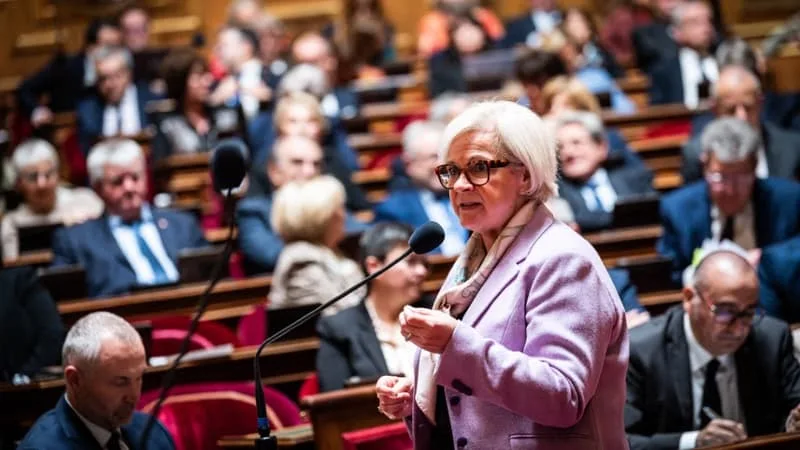 ELLE CRÉE UN NOUVEL « ÉTAT D’ALERTE DE SÉCURITÉ NATIONALE »: LE CONSEIL CONSTITUTIONNEL VALIDE LA NOUVELLE LOI DE PROGRAMMATION MILITAIRE SANS EN CENSURER AUCUNE MESURE NI ÉMETTRE AUCUNE RÉSERVE