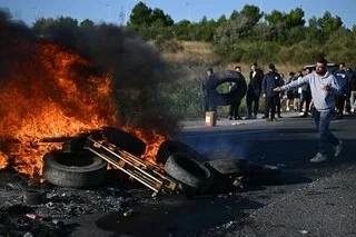 CARBURANT : NOUVEAU BLOCAGE D’UN DÉPÔT PÉTROLIER DANS L’HÉRAULT PAR DES PÊCHEURS
