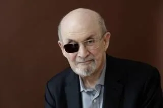 POURQUOI LIRE ABSOLUMENT LE DERNIER OUVRAGE DE SALMAN RUSHDIE