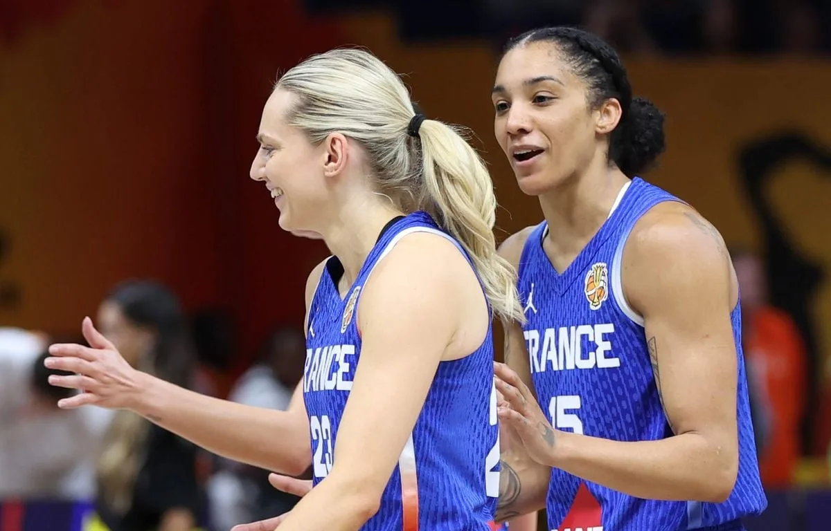 EN DIRECT FRANCE – CHINE : JUSQUE-LÀ PARFAITES, LES BLEUES ONT DANS LE VISEUR UNE MÉDAILLE MONDIALE… SUIVEZ LE QUART DE FINALE DÈS 14 HEURES…