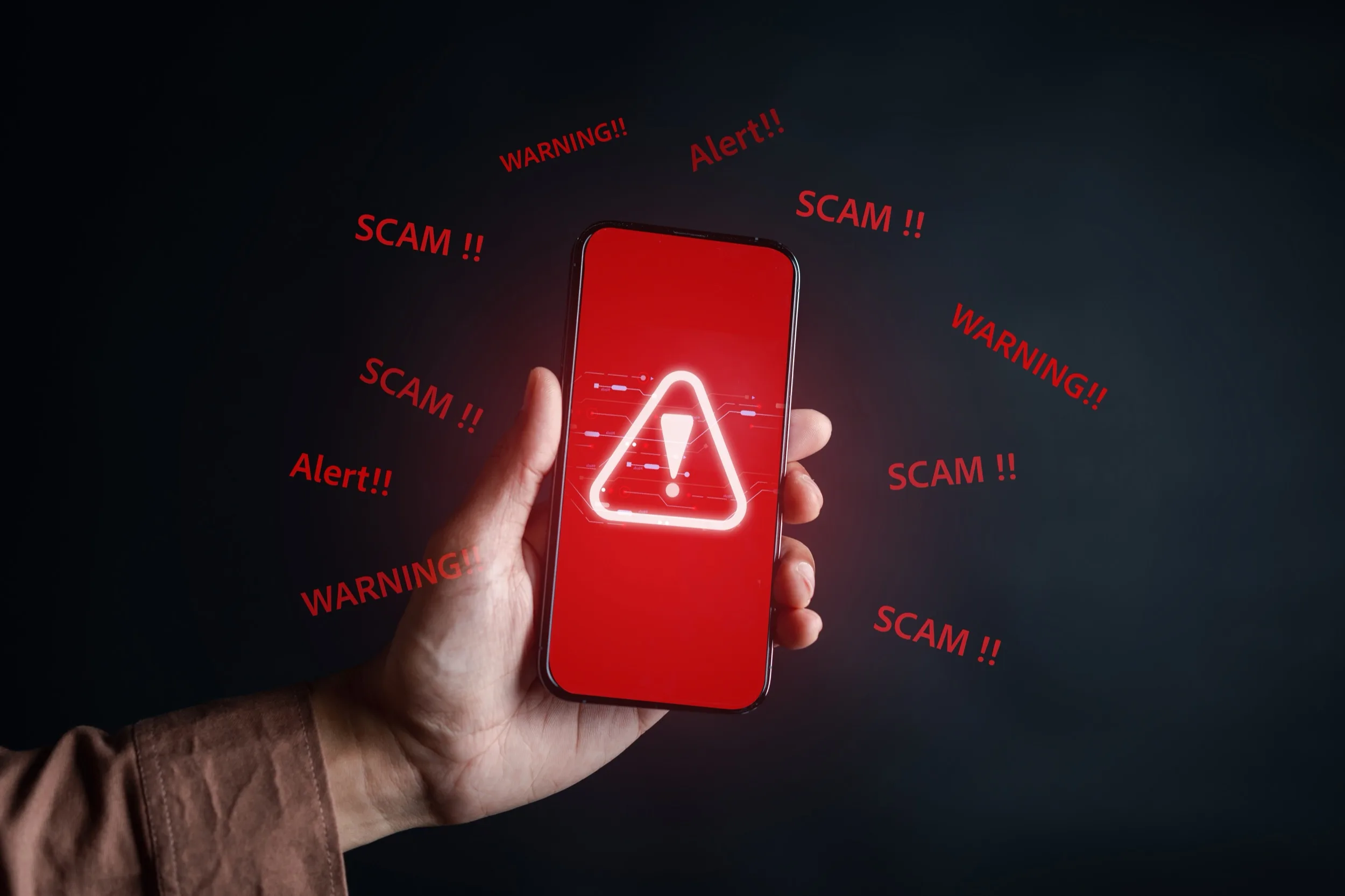 CONTRE LES ARNAQUES PAR MESSAGE, WHATSAPP MISE SUR LE CHIFFREMENT, SURFSHARK SUR LE FILTRAGE DIRECT