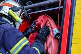 UN INCENDIE DE VÉGÉTATION FAIT RAGE DANS L’AVEYRON, PLUSIEURS CENTAINES D’HECTARES MENACÉS