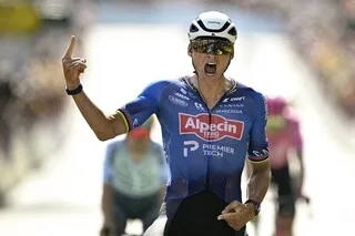 MONDIAUX DE VTT. APRÈS LA ROUTE, LE CYCLO ET LE GRAVEL, LE GLOUTON MATHIEU VAN DER POEL VISE UN NOUVEAU SACRE