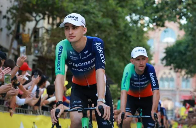 TOUR DE FRANCE : À 19 ANS, PAUL SEIXAS “EST DÉJÀ UN PHÉNOMÈNE MÉDIATIQUE”