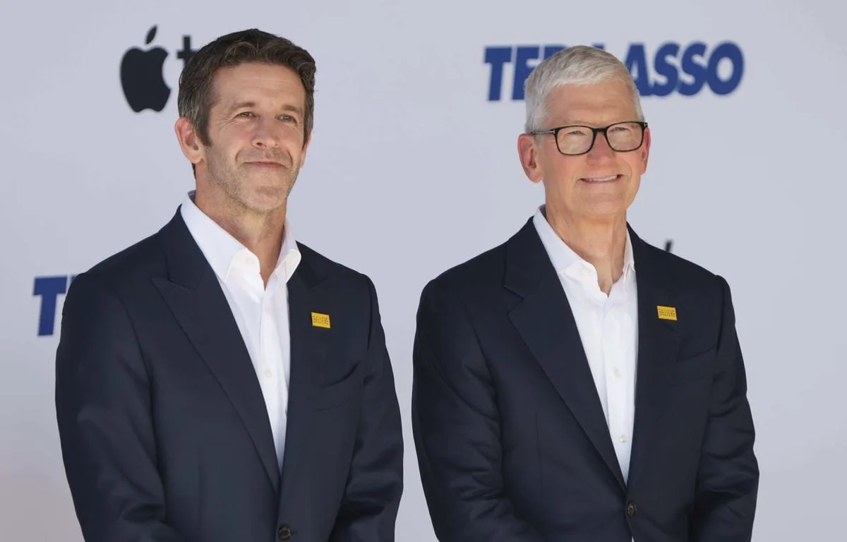 JOHN TERNUS PREND LES COMMANDES DU GÉANT AMÉRICAIN APPLE APRÈS QUINZE ANS DE RÈGNE DE TIM COOK
