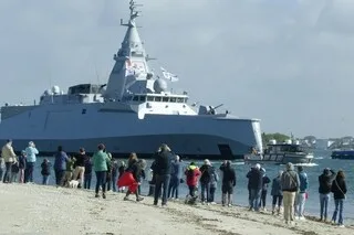 VENTE DE FRÉGATES ET SANS DOUTE DU MISSILE DE CROISIÈRE NAVAL : L’ALLIANCE ENTRE LA FRANCE ET LA SUÈDE SE RENFORCE