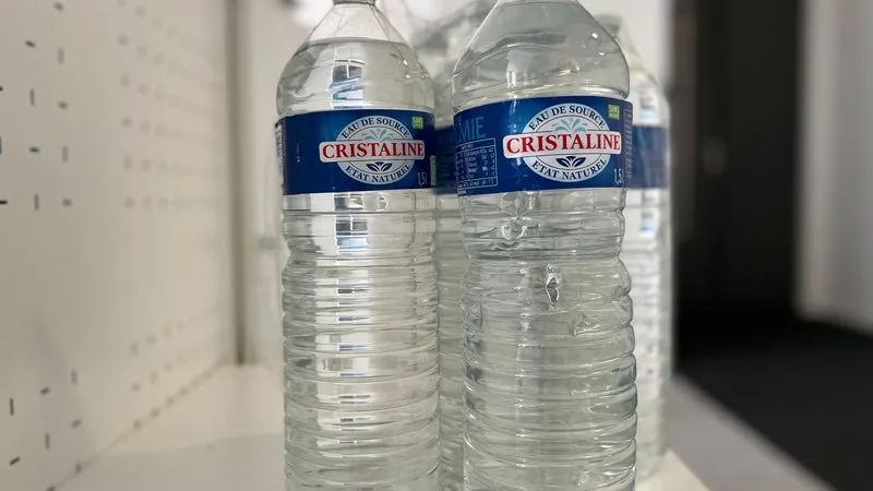 257 MILLIONS DE BOUTEILLES D’1,5L ÉCOULÉES: CRISTALINE BAT DES RECORDS DE VENTE APRÈS UN ÉTÉ CANICULAIRE