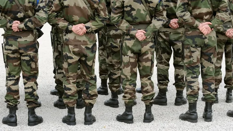 UNE MILITAIRE D’UNE BASE AÉRIENNE PRÈS DE LYON RETROUVÉE INCONSCIENTE APRÈS UNE CHUTE, SON PRONOSTIC VITAL ENGAGÉ