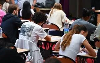 UN ÉLÈVE QUI FAIT DES FAUTES DE FRANÇAIS « NE PEUT PAS AVOIR LA MOYENNE » : UN BAC 2026 NOTÉ PLUS SÉVÈREMENT, VRAIMENT ?