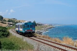 ENVIE D’UN PÉRIPLE EN TRAIN LE LONG DES CÔTES EUROPÉENNES ? CES LIGNES FERROVIAIRES OFFRENT DES PANORAMAS ÉPOUSTOUFLANTS