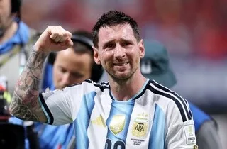 « INOUBLIABLE », « CŒUR DE CHAMPION », « L’ADIEU DE PERSONNE » : LA PRESSE ARGENTINE ÉLOGIEUSE ENVERS LIONEL MESSI