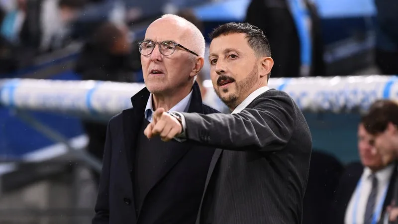 OM: « ON A MENTI AUX SUPPORTERS TOUTES CES ANNÉES », CHRISTOPHE DUGARRY CHARGE L’ANCIENNE DIRECTION ET POINTE UNE STRATÉGIE FINANCIÈRE « QUI NE POUVAIT PAS FONCTIONNER »