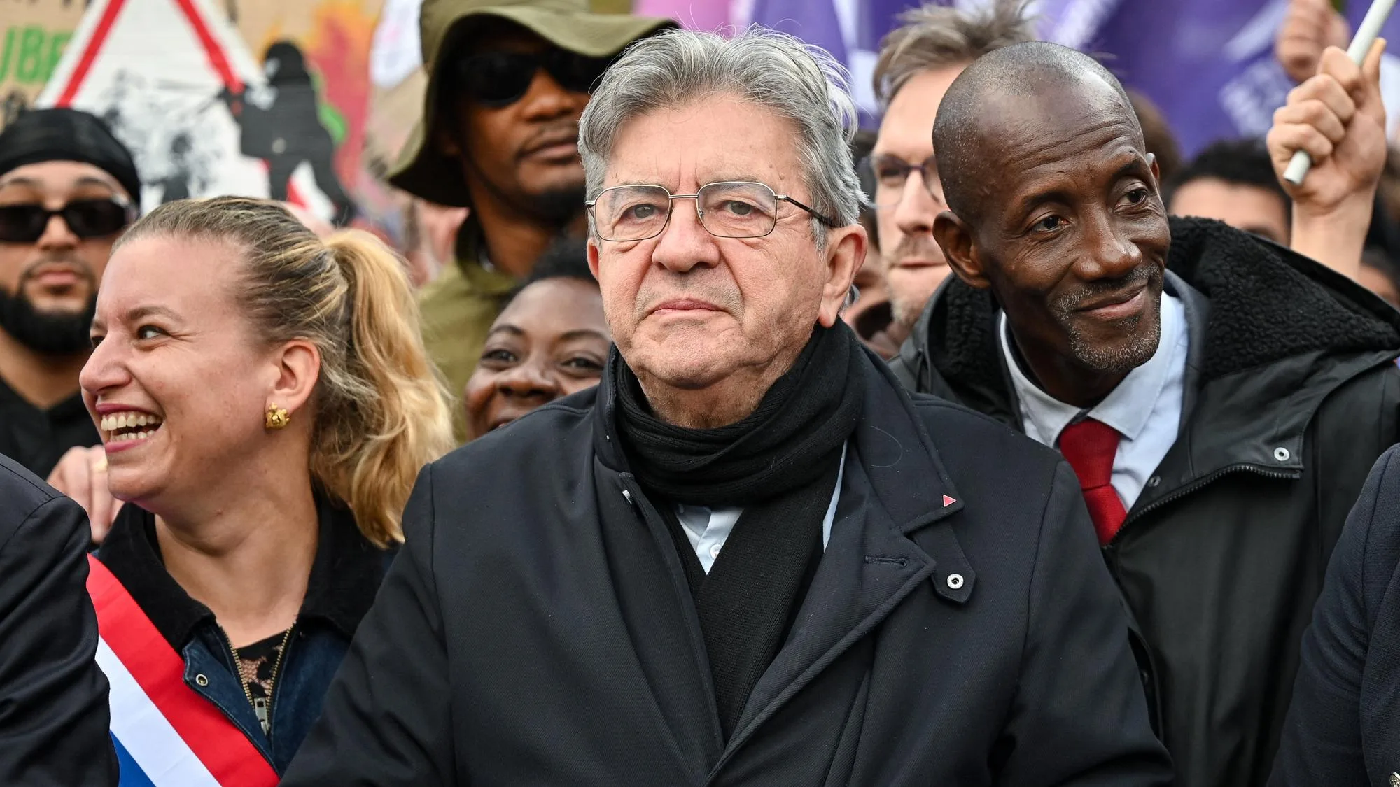 « ON VA TE POURRIR LA RÉUNION », PRÉVIENT MÉLENCHON AVANT LE RENDEZ-VOUS ORGANISÉ AVEC LES PARTIS PAR LECORNU À MATIGNON