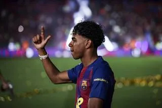 LIGA. SACRÉ CHAMPION AVEC LE FC BARCELONE, LAMINE YAMAL DÉSIGNÉ MEILLEUR JOUEUR DE LA SAISON