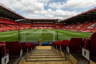 UN CORPS SANS VIE RETROUVÉ SUR LE TERRAIN DU STADE APPARTENANT AU CLUB DE FOOTBALL ANGLAIS CHARLTON ATHLETIC