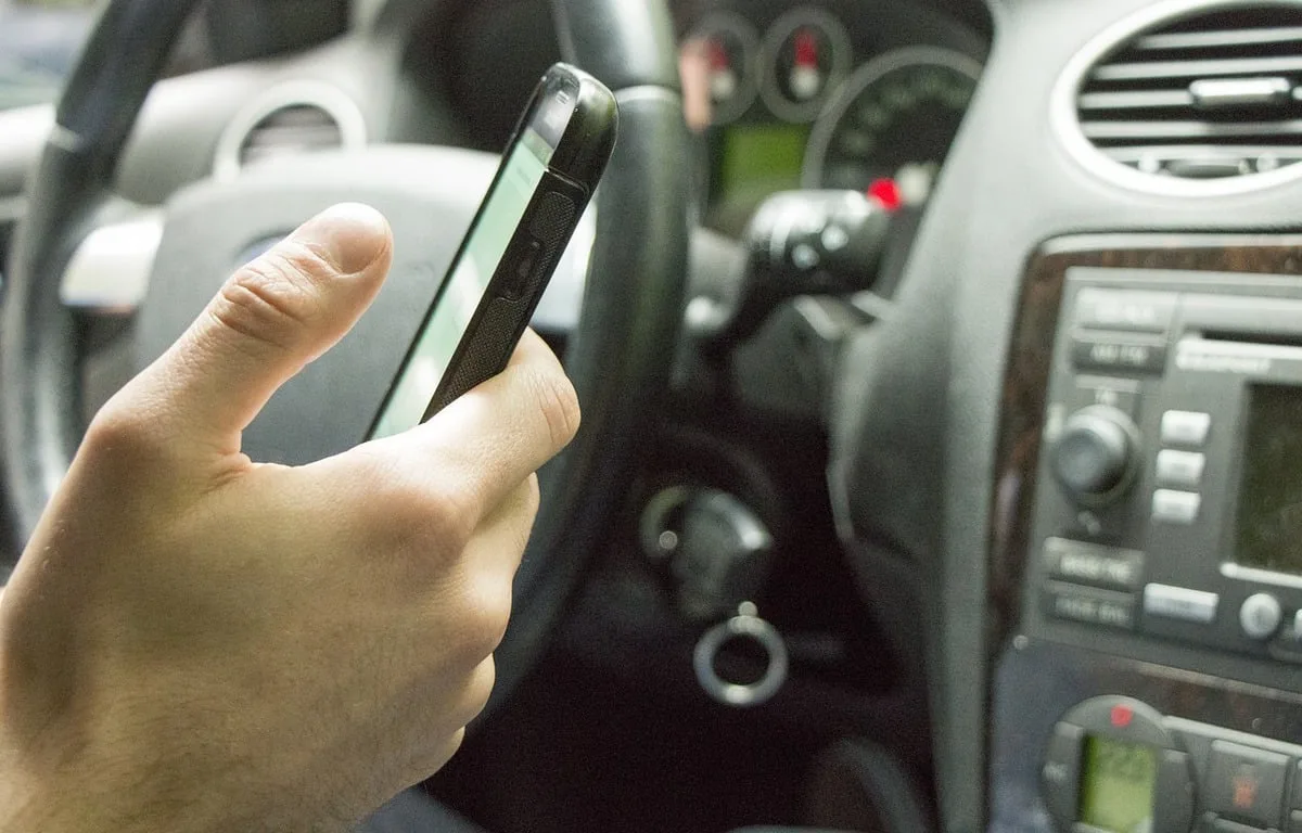 ACCIDENT DE LA ROUTE MORTEL AUX ÉTATS-UNIS : LA CONDUCTRICE VENAIT DE SE RENDRE SUR UN SITE PORNO AVEC SON TÉLÉPHONE