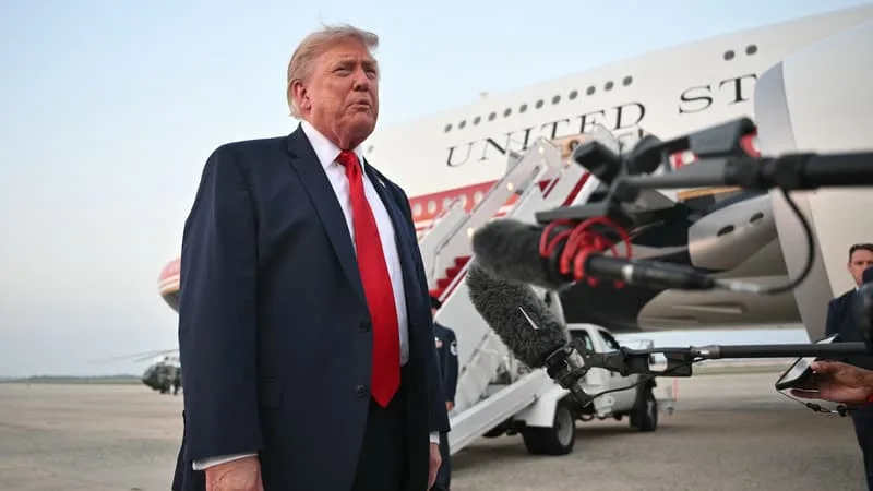 « À NOS YEUX, CELA N’A AUCUN SENS »: MALGRÉ LES PROTESTATIONS DE PAYS ALLIÉS, DONALD TRUMP RECONSTRUIT SON MUR TARIFAIRE EN CIBLANT 60 ÉCONOMIES, DONT L’UNION EUROPÉENNE, AVEC DES TAXES ENTRE 10% ET 12,5%