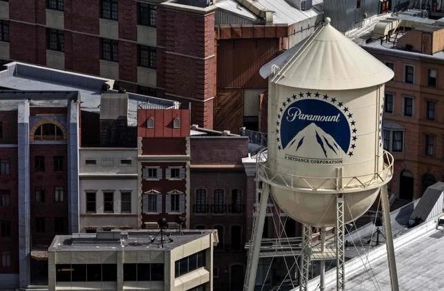 FEU VERT DU GOUVERNEMENT AMÉRICAIN À LA FUSION ENTRE LES STUDIOS WARNER ET PARAMOUNT