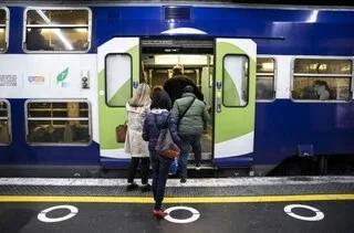 UN HOMME GRAVEMENT BLESSÉ APRÈS AVOIR ÉTÉ PERCUTÉ EN PLEINE VOIE PAR UN RER EN ESSONNE