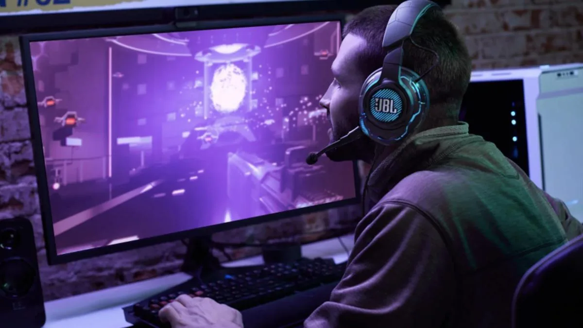 CE CASQUE GAMER JBL, QUI OFFRE UN SON SPATIALISÉ SUR PC, PASSE DE 249 € AU LANCEMENT À 79 € AUJOURD’HUI
