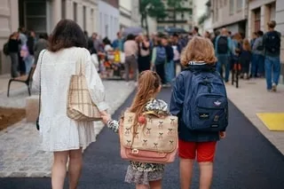 RENTRÉE SCOLAIRE : PARENTS, QU’EST-CE QUI VOUS INQUIÈTE LE PLUS ? RACONTEZ-NOUS