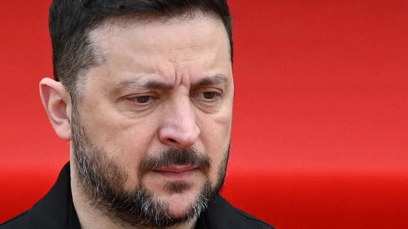 GUERRE EN UKRAINE: VOLODYMYR ZELENSKY AFFIRME QUE DES ÉLECTIONS SERAIENT UN « TSUNAMI » QUI « FRACTURERAIT » LE PAYS