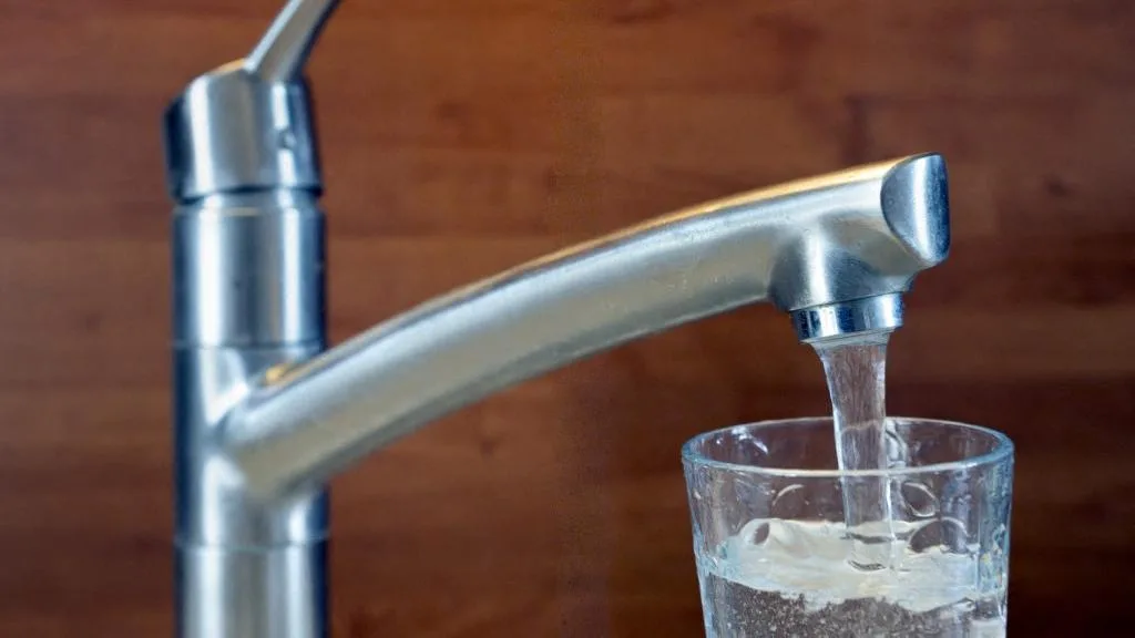 PLUS DE 40 000 FRANÇAIS SUBISSENT DES COUPURES D’EAU AU ROBINET EN RAISON DE LA SÉCHERESSE
