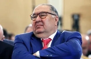 QUI EST ALICHER OUSMANOV, OLIGARQUE RUSSO-OUZBEK, QUI A RÉUSSI À ÊTRE EXEMPTÉ DE SANCTIONS PAR L’UNION EUROPÉENNE ?