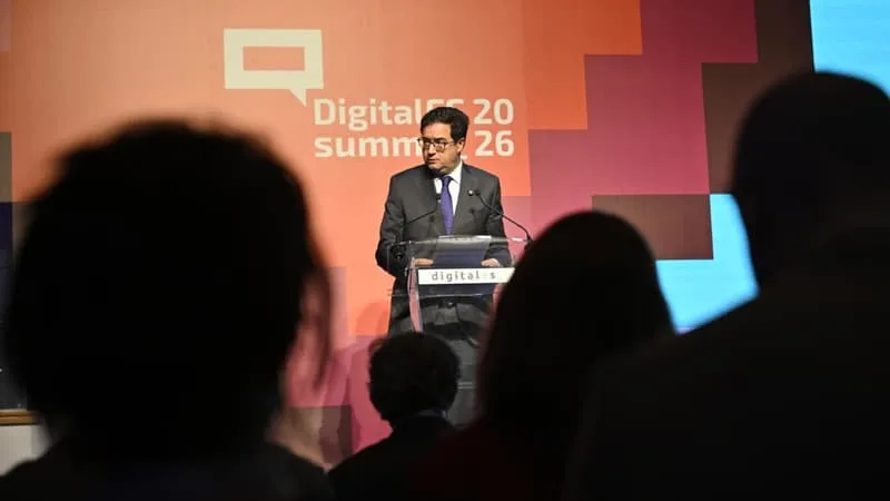 DU RÉSEAU MOBILE MÊME SANS ÉLECTRICITÉ: L’ESPAGNE VEUT QUE LES OPÉRATEURS ASSURENT QUATRE HEURES DE CONNEXION EN CAS DE COUPURE DE COURANT