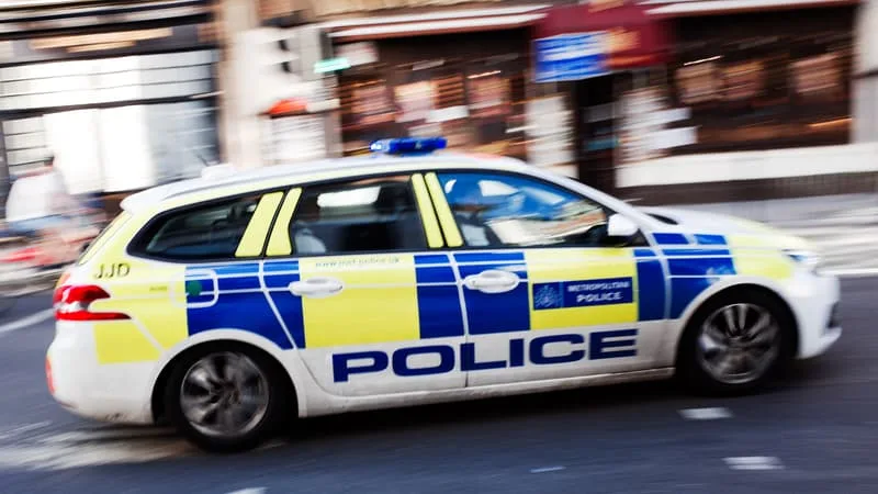 VOITURE À CONTRE-SENS EN ANGLETERRE: 12 PERSONNES ARRÊTÉES APRÈS LE VIOLENT ACCIDENT QUI A FAIT SEPT MORTS DONT DEUX POLICIERS