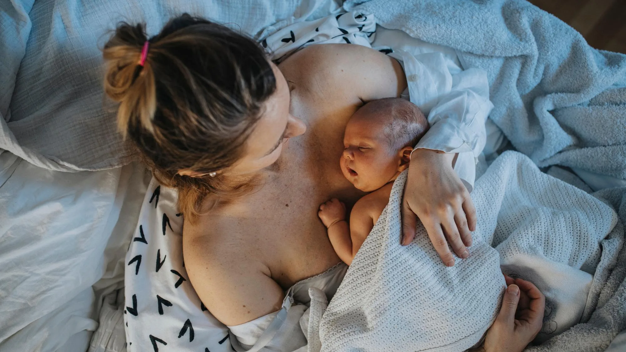 LE CONGÉ DE NAISSANCE OUBLIE LES PARENTS SOLO, ESTIME CETTE ASSO QUI DÉNONCE UNE « DISCRIMINATION »