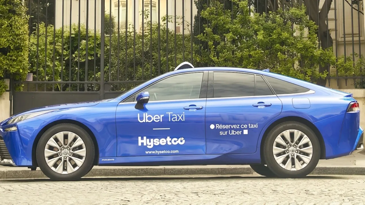 TAXIS PARISIENS : LA CAMPAGNE PUBLICITAIRE QUI COÛTE 50 000 EUROS À UBER
