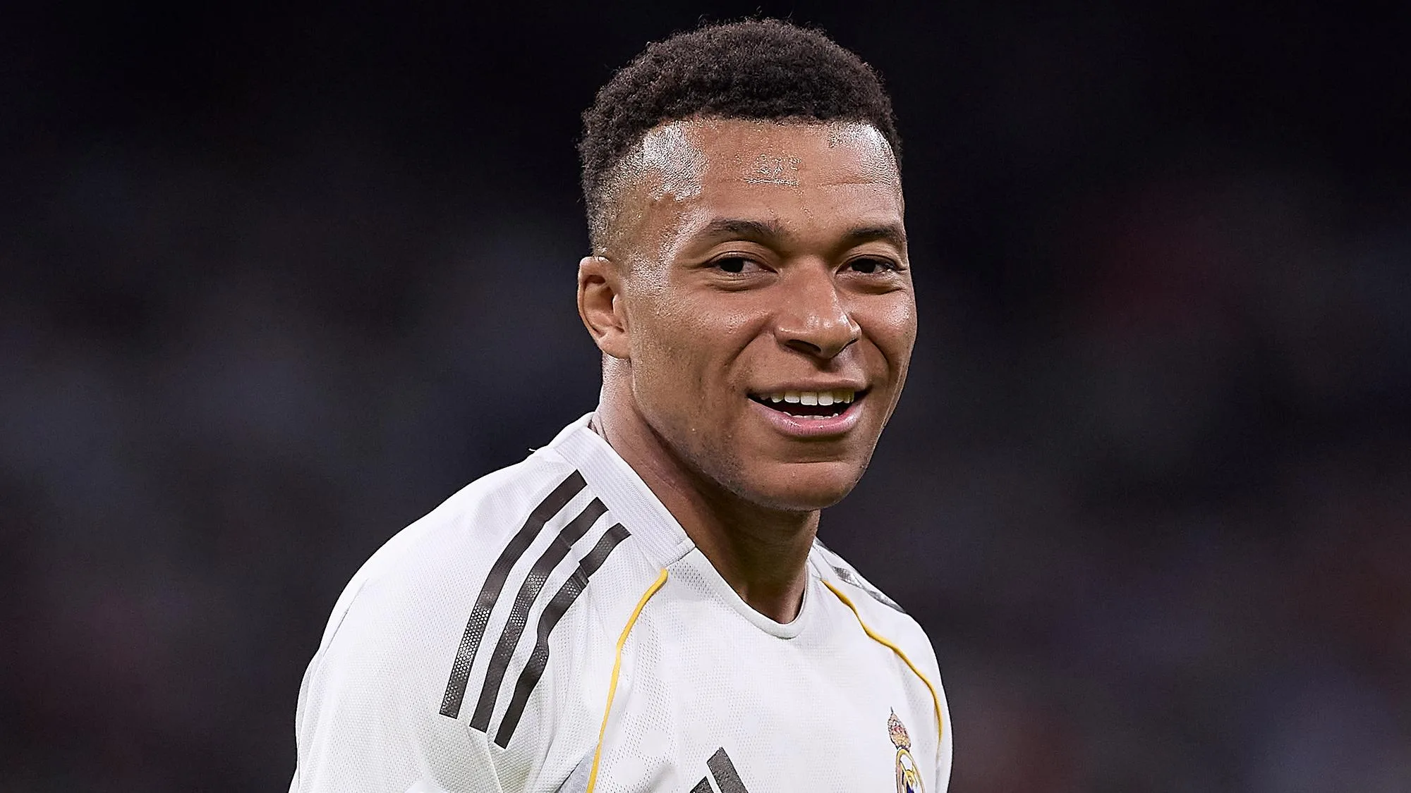 KYLIAN MBAPPÉ ET ESTER EXPOSITO DÉNONCENT CHACUN DE LEUR CÔTÉ LA MÊME PRESSION AUTOUR LEUR VIE PRIVÉE