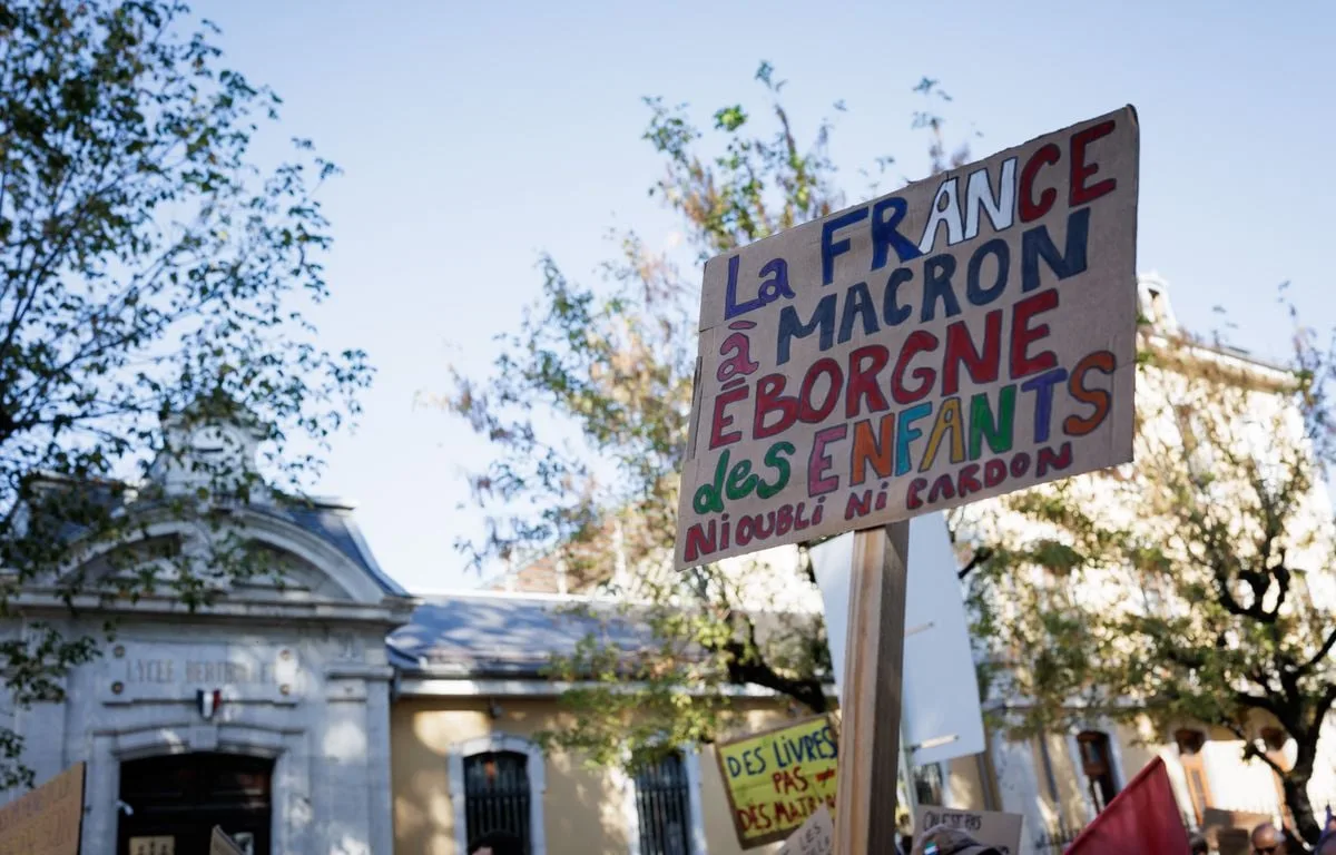 COLÈRE DES LYCÉENS : POURQUOI EMMANUEL MACRON EST-IL ÉNERVÉ CONTRE FRANCE TÉLÉVISIONS ?