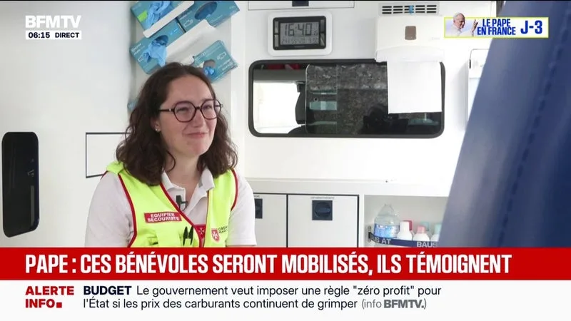 « ON EST FIERS DE CE QU’ON FAIT »: CES BÉNÉVOLES QUI SE MOBILISENT POUR LA VENUE DU PAPE EN FRANCE