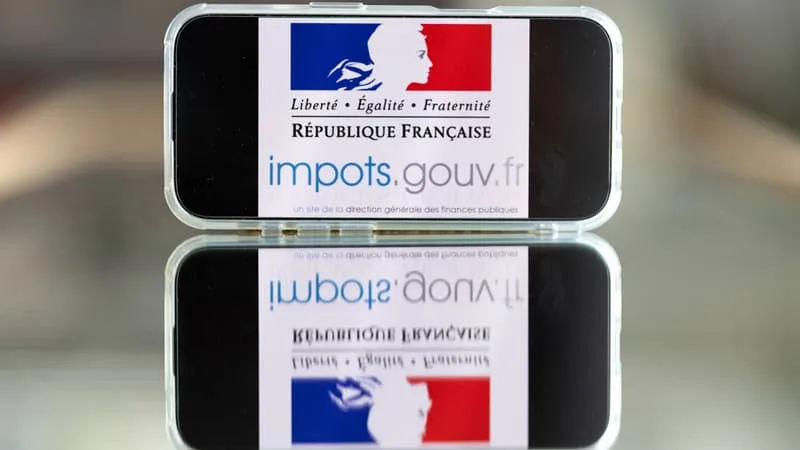 LES HACKERS DERRIÈRE LE PIRATAGE DU SITE DES IMPÔTS AFFIRMENT AVOIR VENDU LES DONNÉES VOLÉES À « DEUX PERSONNES » POUR UNE SOMME SE CHIFFRANT EN « MILLIERS D’EUROS »