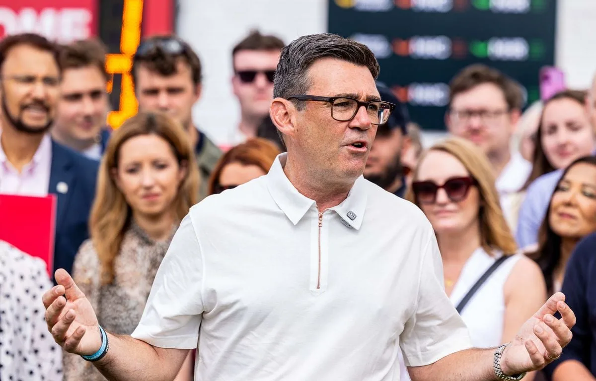 ROYAUME-UNI : QUI EST ANDY BURHAM, FAVORI POUR SUCCÉDER À KEIR STARMER COMME PREMIER MINISTRE ?