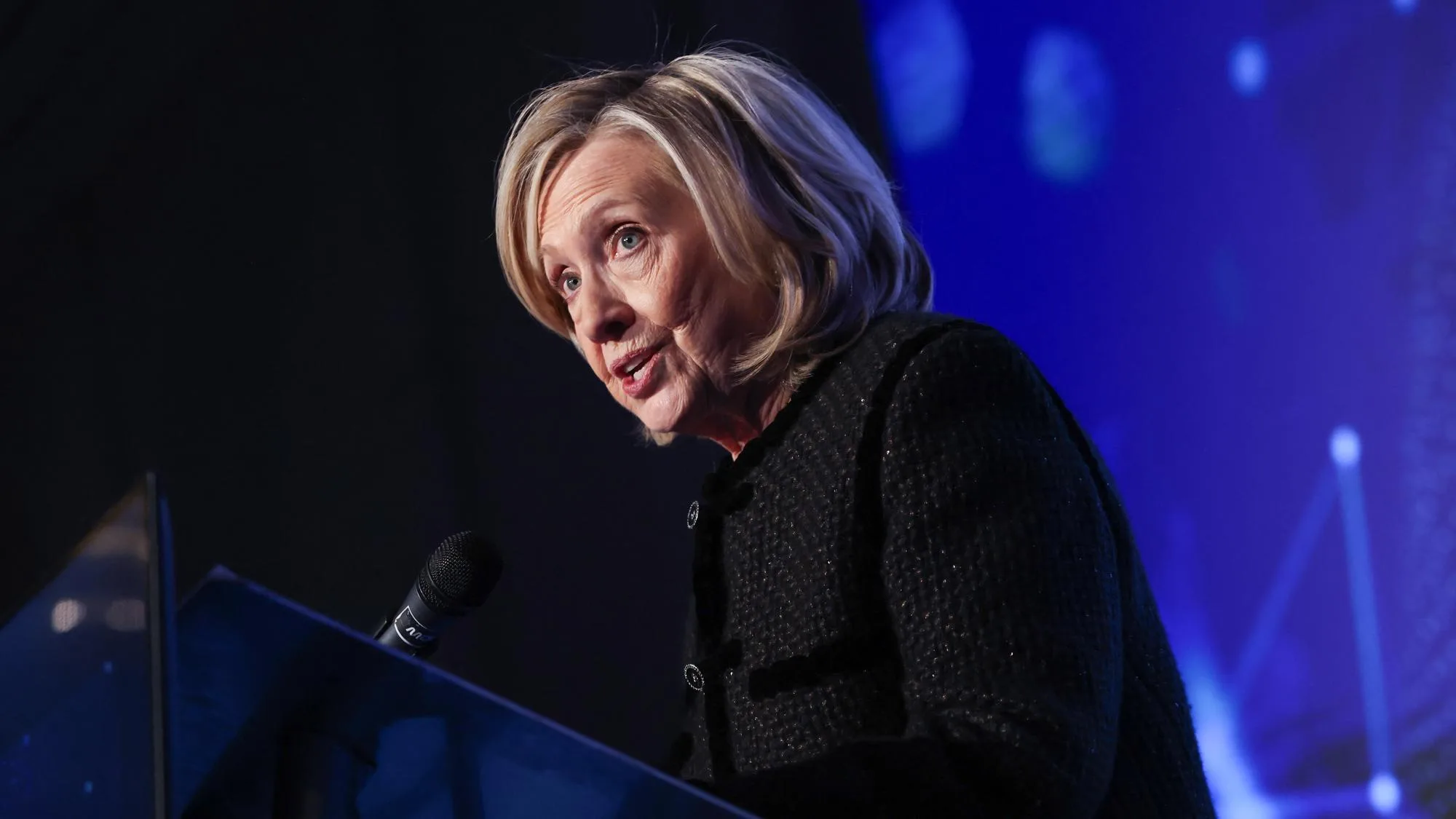 POUR HILLARY CLINTON, LA DÉCORATION PAR TRUMP DE LA MAISON BLANCHE RAPPELLE « LES PALAIS DE SADDAM HUSSEIN »