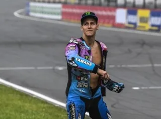 « NOUS AVONS VÉCU DES MOMENTS INOUBLIABLES » : L’HISTOIRE ENTRE FABIO QUARTARARO ET YAMAHA TOUCHE À SA FIN EN MOTOGP