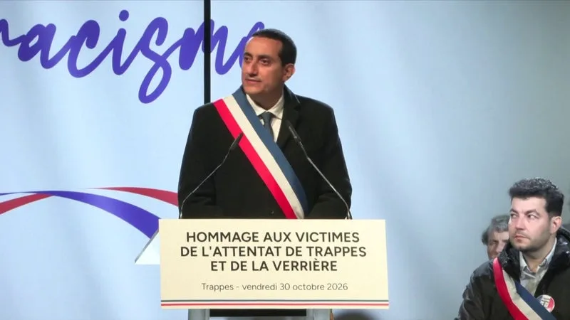 « LE RASSEMBLEMENT NATIONAL A ASSURÉ LA TRANSMISSION DE LA HAINE »: LORS DE L’HOMMAGE AUX VICTIMES DE L’ATTENTAT RACISTE DES YVELINES, LE MAIRE DE TRAPPES POINTE LA RESPONSABILITÉ DU RN