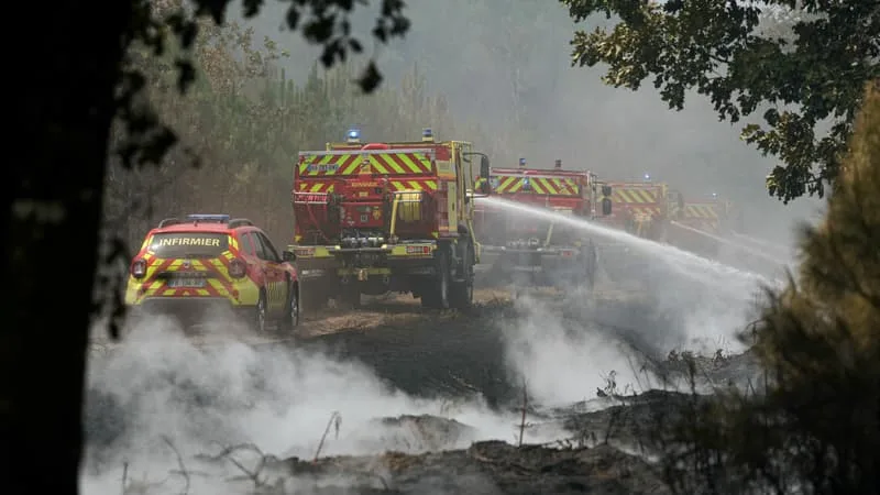 DIRECT. INCENDIES EN FRANCE: DES REPRISES DE FLAMMES EN COURS CE MATIN EN GIRONDE
