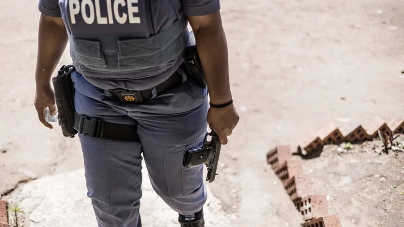 11 PERSONNES, DONT UNE FEMME ENCEINTE, TUÉES DANS UNE FUSILLADE EN AFRIQUE DU SUD