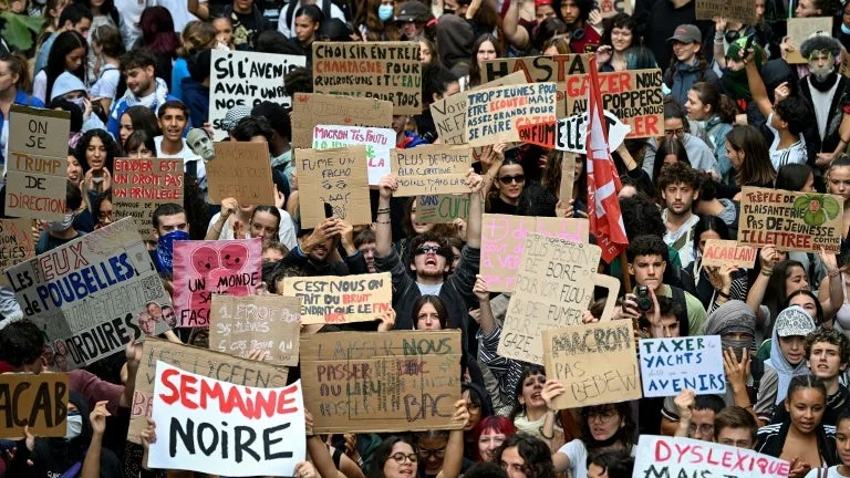 DIRECT. COLÈRE DES LYCÉENS: DE NOUVEAUX BLOCAGES PRÉVUS POUR L' »ACTE V » DE LA MOBILISATION, DES MANIFESTATIONS ORGANISÉES PARTOUT EN FRANCE