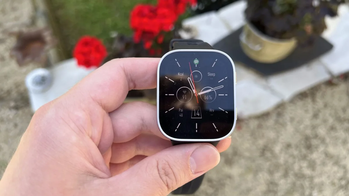 AMAZFIT BIP MAX : CETTE RÉCENTE MONTRE AVEC 20 JOURS D’AUTONOMIE VOIT DÉJÀ SON PRIX BAISSER SUR AMAZON