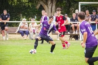 COUPE DE FRANCE. « UNE DEMI-HEURE ET ON EST DÉJÀ MORTS » : ON A SUIVI UN MATCH DU 1ER TOUR DERRIÈRE LA MAIN COURANTE